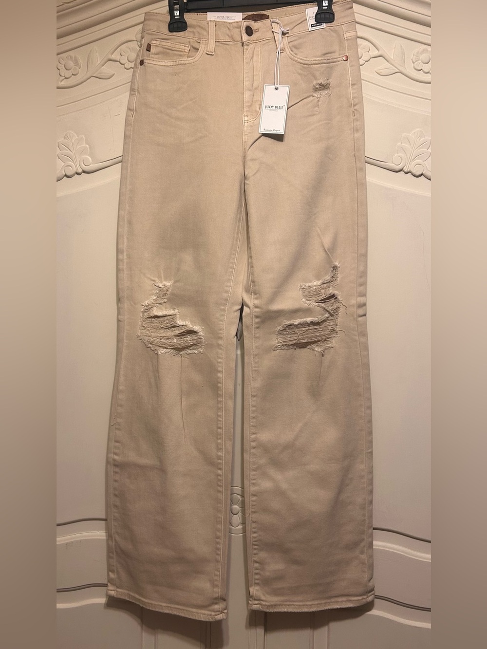 NWT Judy Blue Cream High Waist Distressed Wide-Leg Jeans. 9/29